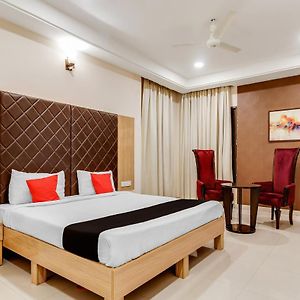 Capital O 19666 Hotel Solitaire